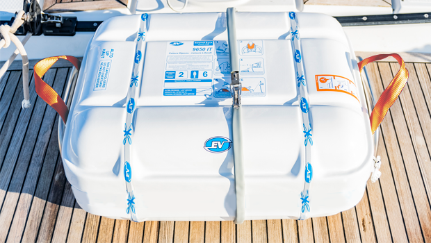 Crewsaver Leisure Liferats On Water